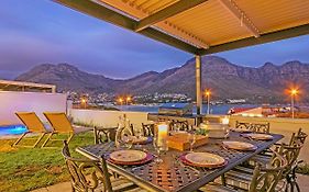 Villa De La Mer Hout Bay Beachfront